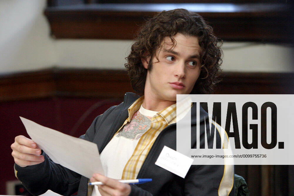 THE BEDFORD DIARIES, Penn Badgley, I m Gonna Love College (Pilot) , (Season 1, aired March 29, 2006), 2006. photo: Eric Liebowitz Warner Bros. Courtesy: Everett Collection Warner Bros Courtesy Everett Collection !ACHTUNG AUFNAHMEDATUM GESCHÄTZT! PUBLICATIONXNOTxINxCANxCHNxFRAxITAxJPNxNORxPOLxRUSxESPxUKxUSA
