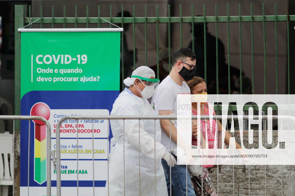 Coronavirus in Brasilien, Eindrücke aus Manaus MANAUS, AM - 23.04.2020: HANDLING AT HPS 28 DE AGOSTO IN MANAUS - Movement in the HPS 28 de Agosto in the morning of this Thursday (23), central-south zone of the city of Manaus. In the photo Screening in front of the Hospital. x1906743x SandroxPereira