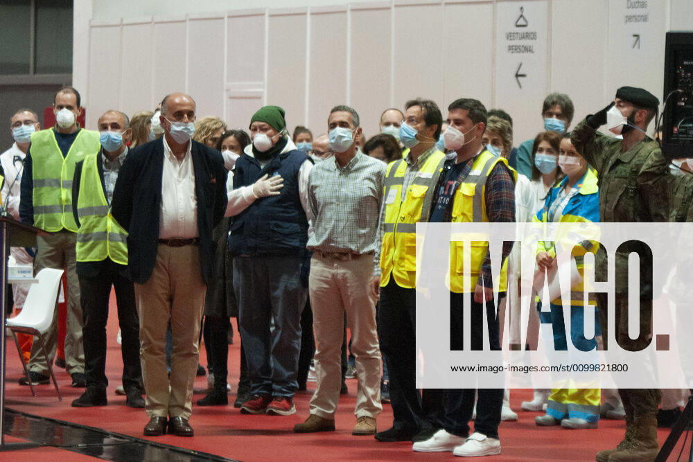 In the makeshift hospital set up for corona patients at the IFEMA exhibition centre, on World Book Day, Don Quixote will be read Day 35 since the Spanish government declared a state of emergency because of the corona crisis Madrid, 23 04 2020 Reading at IFEMA Hospital Foto:Fotografosx xFuturexImage