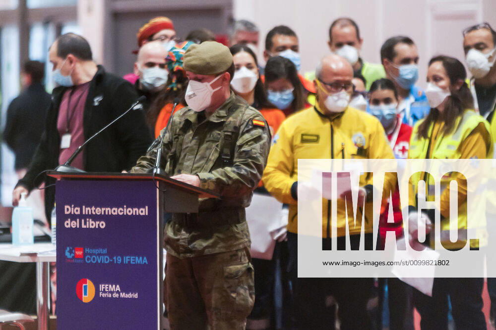 In the makeshift hospital set up for corona patients at the IFEMA exhibition centre, on World Book Day, Don Quixote will be read Day 35 since the Spanish government declared a state of emergency because of the corona crisis Madrid, 23 04 2020 Reading at IFEMA Hospital Foto:Fotografosx xFuturexImage