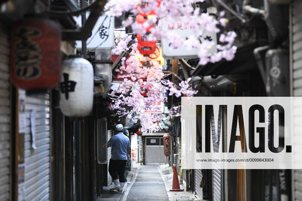 Closed shops were seen in Omoide Yokocho at Shinjuku on Friday, April 24, 2020 in Tokyo, Japan. Japanese Prime Minister Shinzo Abe declared a nationwide State of Emergency last week to stop the spreading of the coronavirus throughout the country. (Photo: Richard Atrero de Guzman AFLO) (125672652)