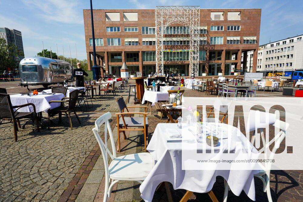 Empty tables, chairs and beds at Friedensplatz in Dortmund Following an appeal by Dehoga Deutscher Hotel und Gaststättenverband, catering businesses have joined forces to take part in the protest action, drawing attention to the situation of their businesses to the consequences of the Corona restrictions in the Corona crisis