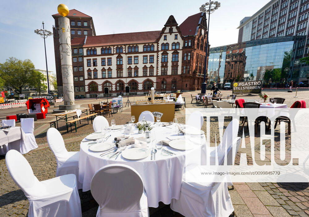 Empty tables, chairs and beds at Friedensplatz in Dortmund Following an appeal by Dehoga Deutscher Hotel und Gaststättenverband, catering businesses have joined forces under the motto STILLSTERBEN to take part in the protest action, with which they draw attention to the situation of their businesses to the consequences of the Corona restrictions in the Corona crisis
