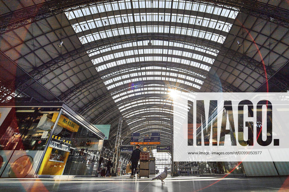 Afternoon at Frankfurt central station during the corona crisis Frankfurt am Main, 24 04 2020 Foto:xP.xFuturexImage