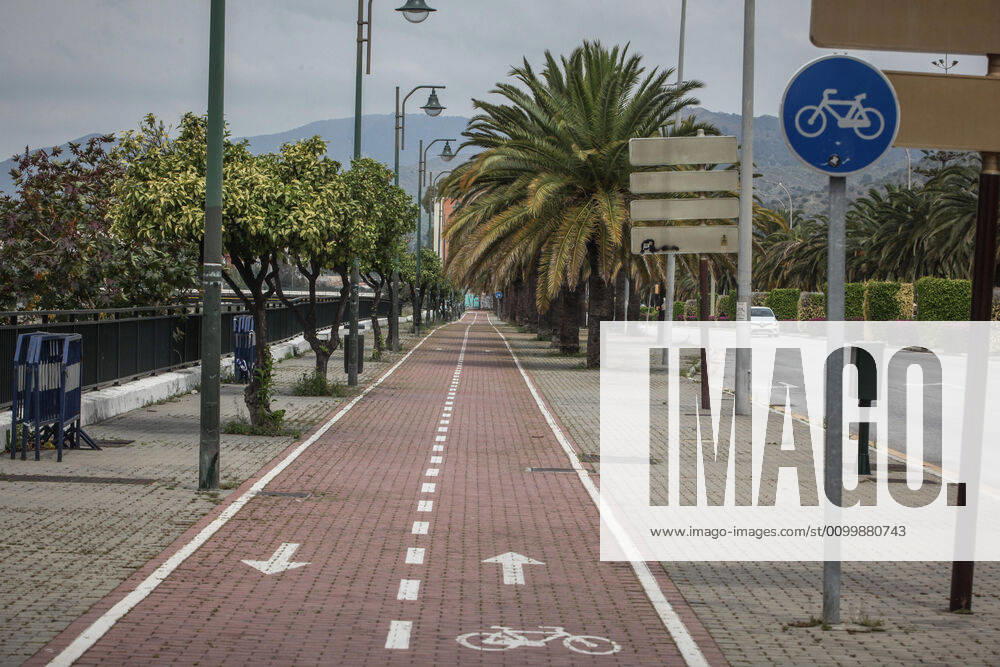 24 April 2020 (Malaga)Malaga is giving an unusual and deserted image on the streets of the city in the wake of the Coronavirus crisis - ZUMAc161 20200424_zap_c161_081