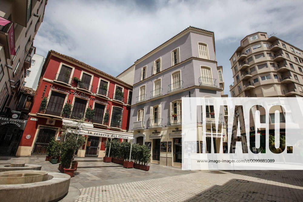 24 April 2020 (Malaga)Malaga is giving an unusual and deserted image on the streets of the city in the wake of the Coronavirus crisis - ZUMAc161 20200424_zap_c161_094
