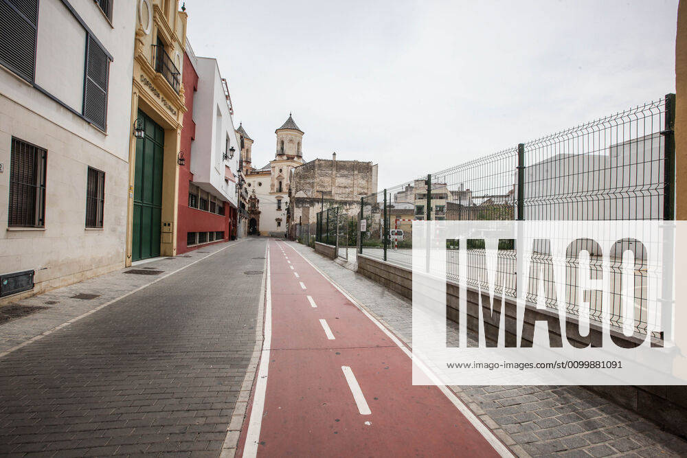 24 April 2020 (Malaga)Malaga is giving an unusual and deserted image on the streets of the city in the wake of the Coronavirus crisis - ZUMAc161 20200424_zap_c161_095