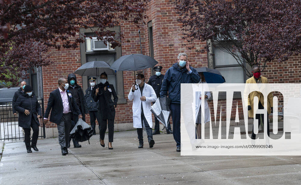 Daily life in New York amid COVID-19 pandemic Mayor Bill de Blasio and first lady Chirlane McCray arrive to thank nurses, doctors, medical staff for their work during COVID-19 at Kings County Hospital New York New York United States