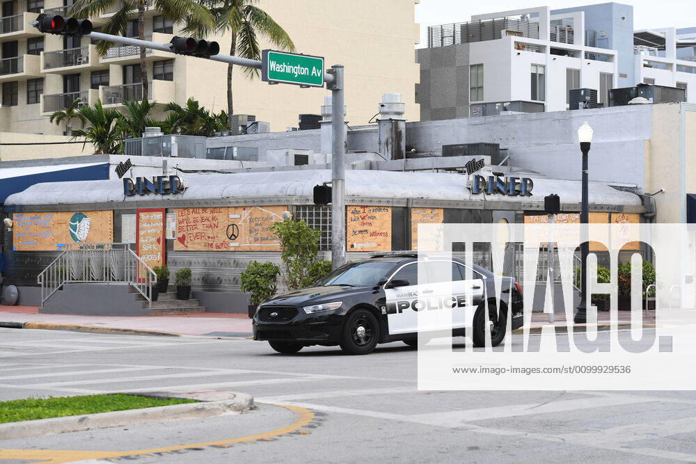 Coronavirus in den USA, Eindrücke aus Miami MIAMI, FL - APRIL 24: General view of South Beach as all the stores have been closed due to the Coronavirus (COVID-19) pandemic on April 24, 2020 in Miami Florida.