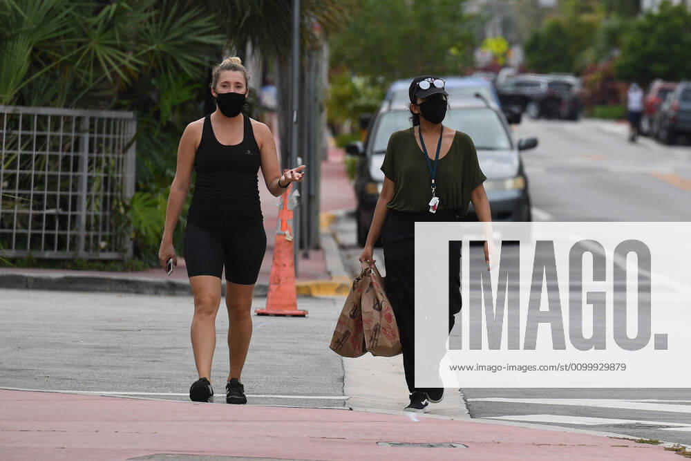 Coronavirus in den USA, Eindrücke aus Miami MIAMI, FL - APRIL 24: General view of South Beach as all the stores have been closed due to the Coronavirus (COVID-19) pandemic on April 24, 2020 in Miami Florida.