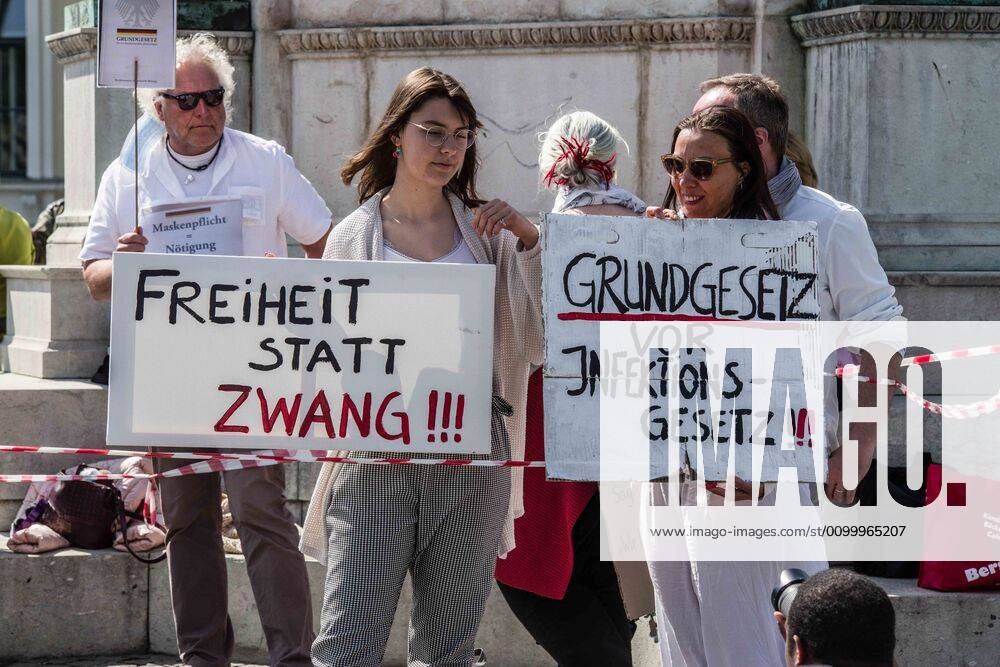 Organized in Telegram chats by conspiratorial â€oeQuerfront†(cross-front) groups, the city of Munich, Germany saw numerous QAnon-like, â€oeCorona Parties†as under mottos such as â€oeDemonstration fuer die Erhaltung der Grundrechte†(Demonstration for the Upholding of Basic Rights) and â€oeFuer unsere Freiheit, unsere Grundrechte und unsere Selbstbestimmung†(Demonstration for our Freedom, Basic Rights, and Self-Determination). Numerous right-extremists, Verfassungsschutz-monitored figures, QAnon fans, and AfD politicians were in attendance. The groups are of the belief that the anti-Coronavirus measures are power-grabs. Querfront groups are often a mix of political outliers, AfD members, right-extremists and neonazis, conspiracy theorists, Reichsbuerger ( - ZUMAb160 20200425_zbp_b160_006
