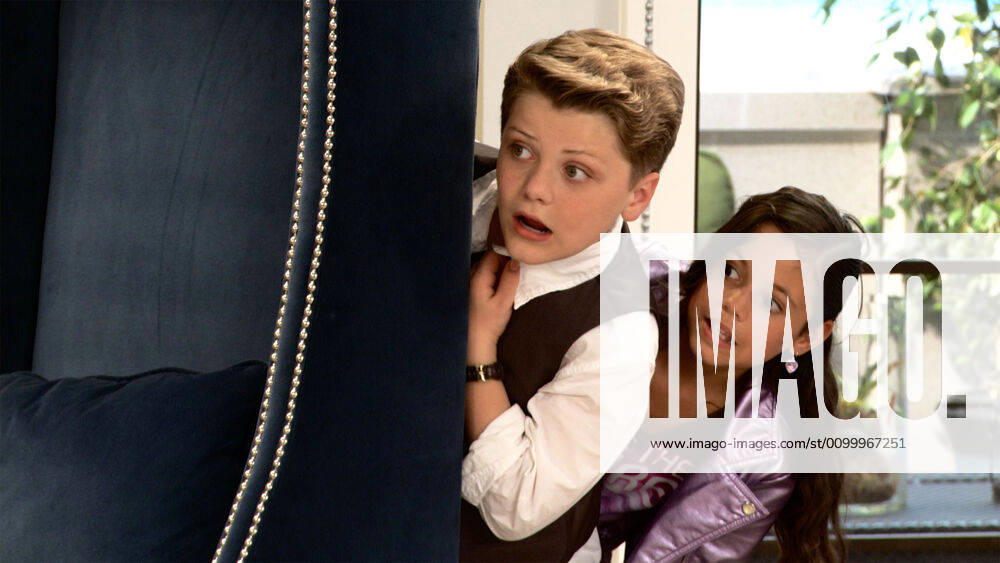 RICHIE RICH, l-r: Jake Brennan, Jenna Ortega (Season 1, 2015). ph: Awesomeness TV Netflix courtesy Everett Collection Netflix Courtesy Everett Collection !ACHTUNG AUFNAHMEDATUM GESCHÄTZT! PUBLICATIONXNOTxINxCANxCHNxFRAxITAxJPNxNORxPOLxRUSxESPxUKxUSA