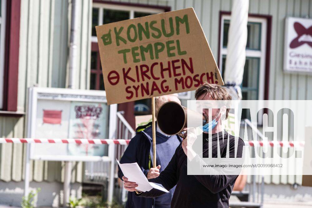 Contrasting with numerous, controversial Querfront demonstrations in the city center, pro-democracy and left-wing groups demonstrated at the Munich-Giesing train station under the national motto of â€oeKeine Quarantaene fuer Freiheitsrechte†(No Quarantine for Freedom and Rights). The wave of demonstrations on all fronts are part of a relaxing of the restrictions and in response to a court case that judged the right for demonstrations to be maintained. The group displayed a critical tone against corporations being given favorable treatment during the crisis instead of ordinary people and workers. The group also maintained an explicit pro-science message, with regard to the Coronavirus crisis. Munich Germany - ZUMAb160 20200425_zbp_b160_077
