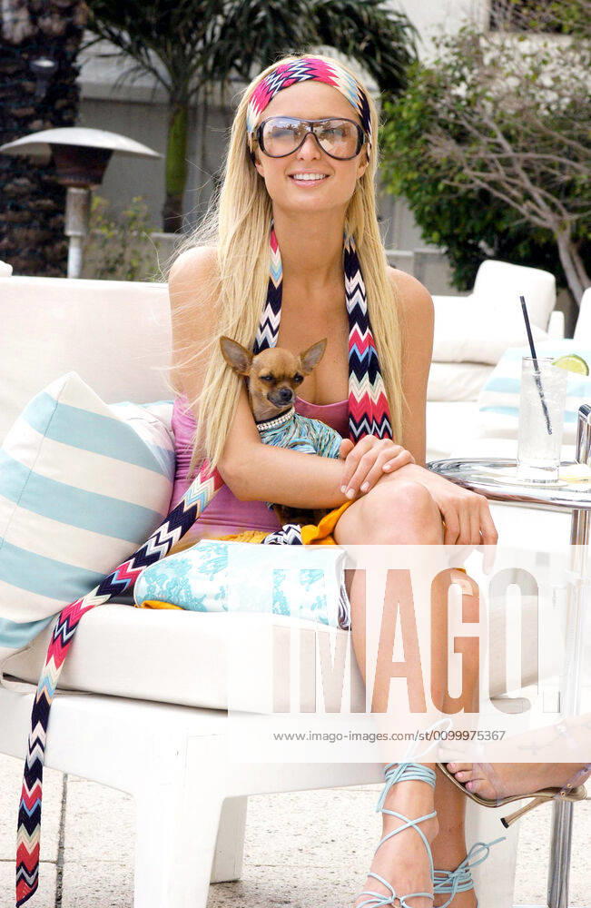 SIMPLE LIFE 2, Paris Hilton, Tinkerbell, (Season 2), 2004-07. TM and Copyright 20th Century Fox Film Corp. All rights reserved, Courtesy: Everett Collection 20thCentFox Courtesy Everett Collection !ACHTUNG AUFNAHMEDATUM GESCHÄTZT! PUBLICATIONXNOTxINxCANxCHNxFRAxITAxJPNxNORxPOLxRUSxESPxUKxUSA