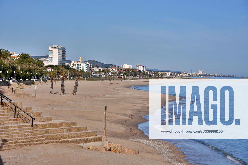 Empty and deserted beach of Masia Blanca in the town of Vendrell Tarragona during confinement..43 days since the government of Spain decreed the state of alarm and confinement due to the health crisis of Covid-19, empty beaches, empty streets of the coastal towns of the province of Tarragona as well as motorways without vehicles are the scenes of the day. Vendrell Spain - ZUMAs197 20200425_zaa_s197_116