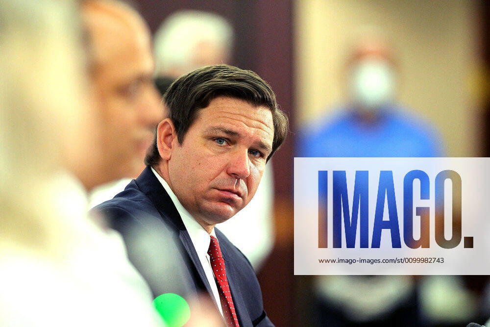 Florida Gov. Ron De Santis at a news conference regarding COVID-19 at the Florida Cleveland Clinic in Weston, Fla., on Saturday, April 25, 2020. Weston USA - ZUMAm67_ 20200425_zaf_m67_003
