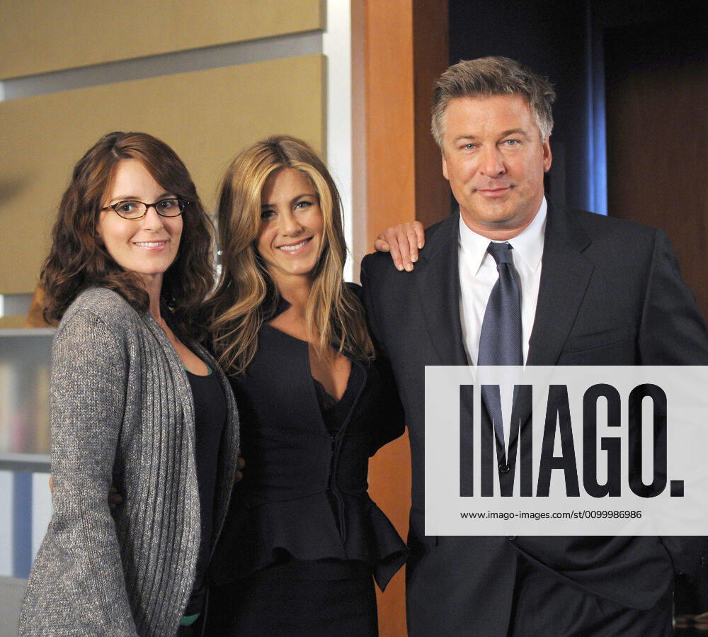 30 ROCK, (from left): Tina Fey, Jennifer Aniston, Alec Baldwin, The One With The Cast of Night Court , (Season 3, episode 303, airing Nov. 13, 2008), 2006-. photo: Nicole Rivelli NBC Courtesy Everett Collection NBC Courtesy Everett Collection !ACHTUNG AUFNAHMEDATUM GESCHÄTZT! PUBLICATIONXNOTxINxCANxCHNxFRAxITAxJPNxNORxPOLxRUSxESPxUKxUSA