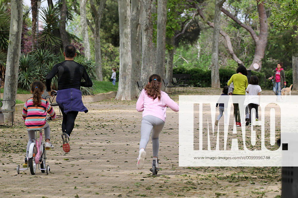 Some families in a park of Madrid during the first day of permission so that the children can spend an hour daily on the street during the health crisis due to the Covid-19 virus pandemic - Coronaviruss. April 26,2020. (2020042672)