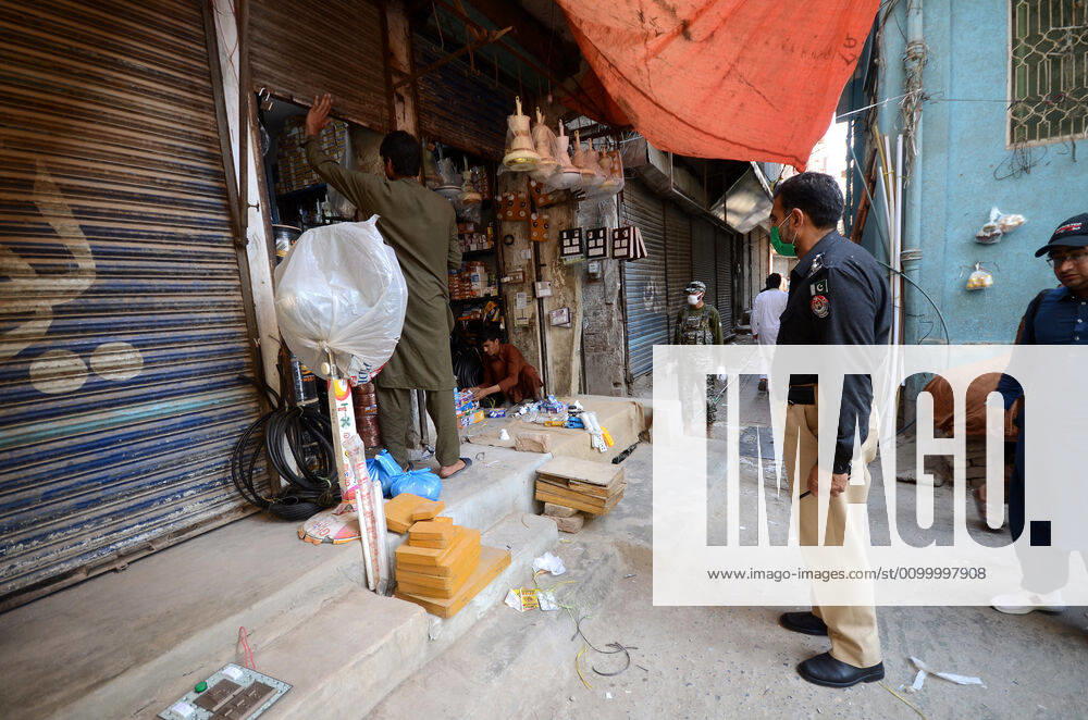 Pakistan: Police officials closing shops Police officials closing shops in the city for precautionary measures to prevent corona virus. Authorities appealed for people to avoid public gatherings to curb the spread of the corona virus and close shops until four o clock in the month of Ramadan. Peshawar Khyber Pakhtunkhwa Pakistan