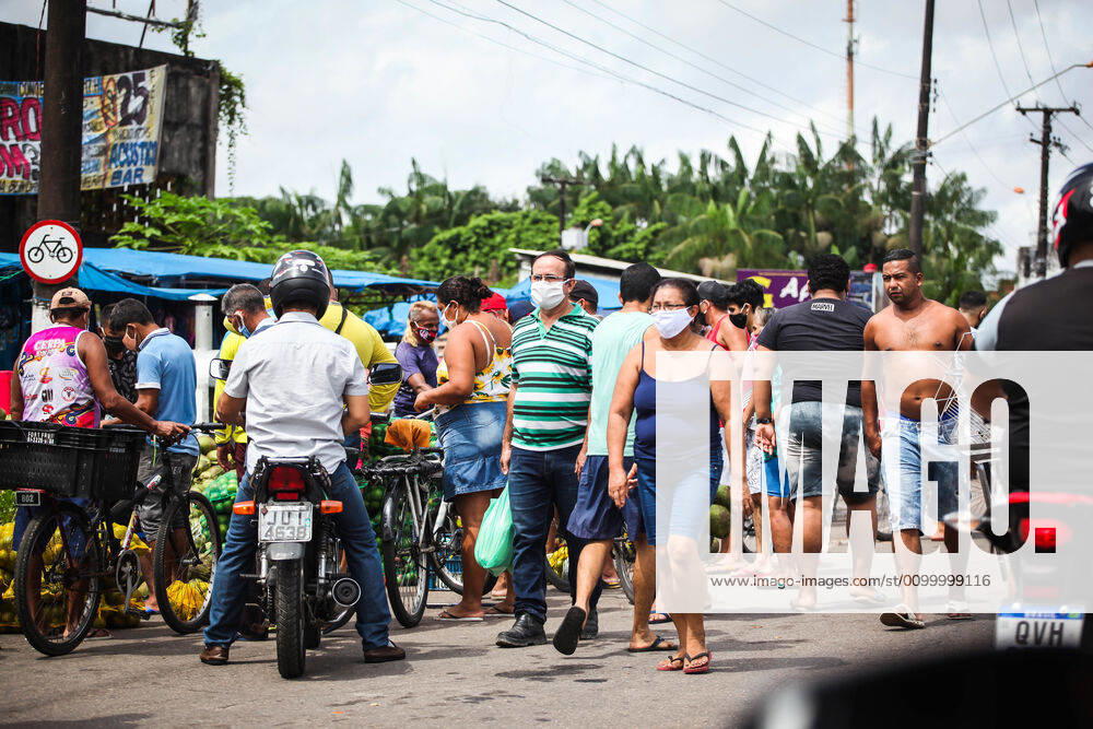 Coronavirus in Brasilien, Eindrücke aus Belem BELÉM, PA - 26.04.2020: DEFENSORIA PÚBLICA DO PARÁ ORDENA LOCKDOWN - Public Defender of the State of Pará decrees the closure of non-essential economic activities for city halls in the metropolitan region of Belém. The lockdown is requested because many commercial establishments and the population are not obeying social isolation orders to prevent the spread of coronavirus. Movement on the streets of Belém this Sunday (26) was small but the agglomerations continue. x1907291x FilipexBispo