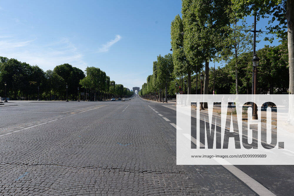 Paris, FR: (INT) Covid-19:Empty Paris. April 26,2020, Paris,France:Some touristic hotspots in Paris city like Cafe Les Deux Magots, Arc de Triomphe et Champs-Elysees, Champs-Elysees, Jardin du Luxembours, Pont Alexandre III, La Sorbonne , Marche aux puces,Montmartre street continued to be very empty during this covid-19 pandemic this Sunday. ..Credit: Thenews2 Paris - ZUMAn293 20200426_znp_n293_003
