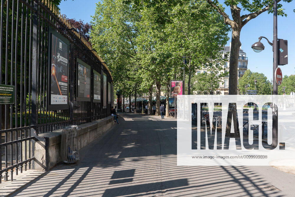 Paris, FR: (INT) Covid-19:Empty Paris. April 26,2020, Paris,France:Some touristic hotspots in Paris city like Cafe Les Deux Magots, Arc de Triomphe et Champs-Elysees, Champs-Elysees, Jardin du Luxembours, Pont Alexandre III, La Sorbonne , Marche aux puces,Montmartre street continued to be very empty during this covid-19 pandemic this Sunday. ..Credit: Thenews2 Paris - ZUMAn293 20200426_znp_n293_006