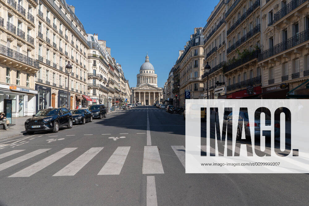 Paris, FR: (INT) Covid-19:Empty Paris. April 26,2020, Paris,France:Some touristic hotspots in Paris city like Cafe Les Deux Magots, Arc de Triomphe et Champs-Elysees, Champs-Elysees, Jardin du Luxembours, Pont Alexandre III, La Sorbonne , Marche aux puces,Montmartre street continued to be very empty during this covid-19 pandemic this Sunday. ..Credit: Thenews2 Paris - ZUMAn293 20200426_znp_n293_009