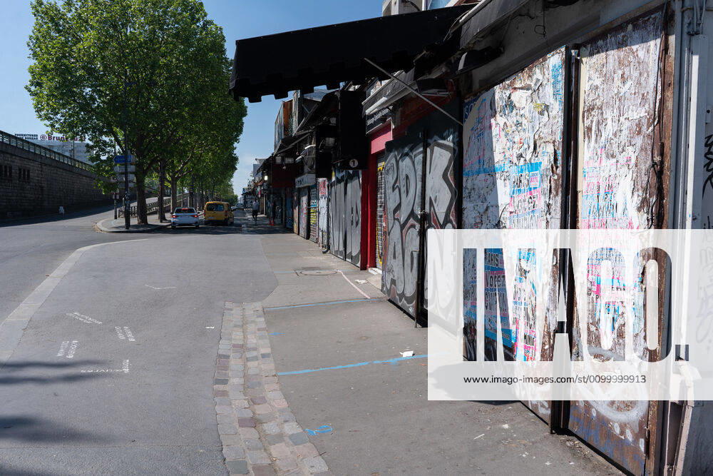 Paris, FR: (INT) Covid-19:Empty Paris. April 26,2020, Paris,France:Some touristic hotspots in Paris city like Cafe Les Deux Magots, Arc de Triomphe et Champs-Elysees, Champs-Elysees, Jardin du Luxembours, Pont Alexandre III, La Sorbonne , Marche aux puces,Montmartre street continued to be very empty during this covid-19 pandemic this Sunday. ..Credit: Thenews2 Paris - ZUMAn293 20200426_znp_n293_011