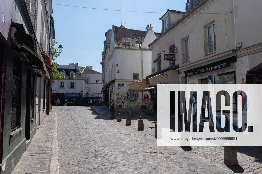 Paris, FR: (INT) Covid-19:Empty Paris. April 26,2020, Paris,France:Some touristic hotspots in Paris city like Cafe Les Deux Magots, Arc de Triomphe et Champs-Elysees, Champs-Elysees, Jardin du Luxembours, Pont Alexandre III, La Sorbonne , Marche aux puces,Montmartre street continued to be very empty during this covid-19 pandemic this Sunday. ..Credit: Thenews2 Paris - ZUMAn293 20200426_znp_n293_018