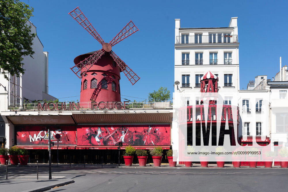 Paris, FR: (INT) Covid-19:Empty Paris. April 26,2020, Paris,France:Some touristic hotspots in Paris city like Cafe Les Deux Magots, Arc de Triomphe et Champs-Elysees, Champs-Elysees, Jardin du Luxembours, Pont Alexandre III, La Sorbonne , Marche aux puces,Montmartre street continued to be very empty during this covid-19 pandemic this Sunday. ..Credit: Thenews2 Paris - ZUMAn293 20200426_znp_n293_019