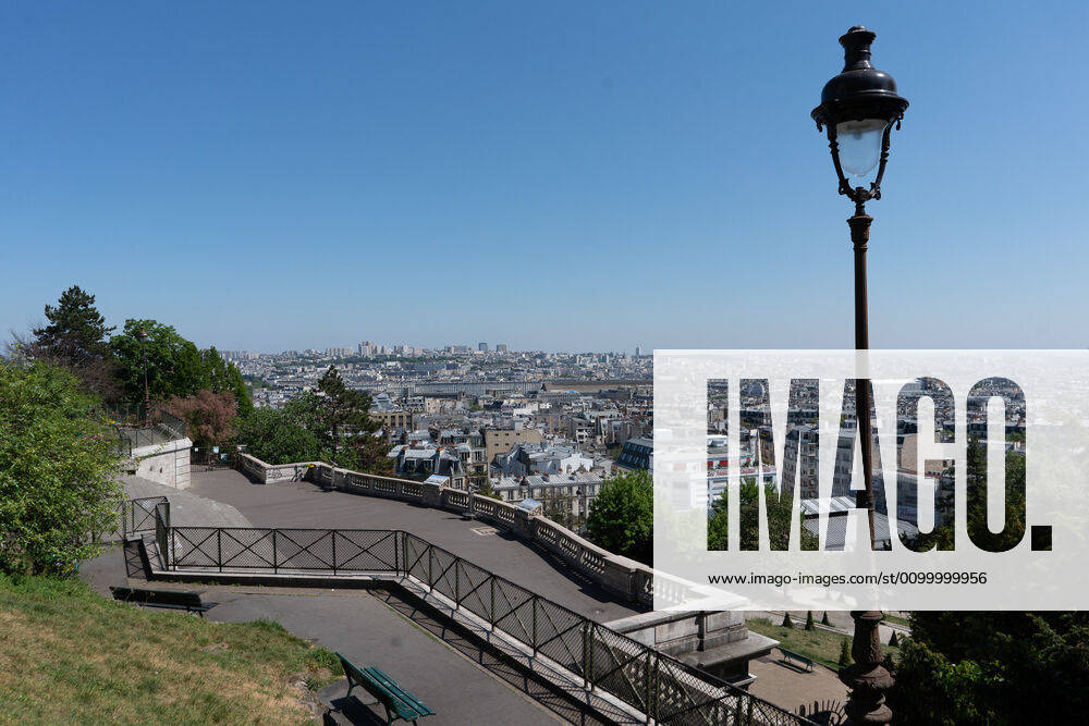Paris, FR: (INT) Covid-19:Empty Paris. April 26,2020, Paris,France:Some touristic hotspots in Paris city like Cafe Les Deux Magots, Arc de Triomphe et Champs-Elysees, Champs-Elysees, Jardin du Luxembours, Pont Alexandre III, La Sorbonne , Marche aux puces,Montmartre street continued to be very empty during this covid-19 pandemic this Sunday. ..Credit: Thenews2 Paris - ZUMAn293 20200426_znp_n293_020