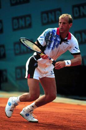 Thomas Muster in Aktion Tennis Herren French Open 1995, Grand Slam, ATP, Sand Einzelbild Roland Garros Paris Dynamik, Anstrengung,