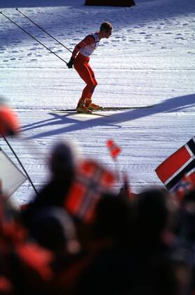 Björn Daehlie in der Loipe im Skistadion im Seitenprofil Nordischer Skilauf WM Herren Skilanglauf, Langlauf, Ski Nordisch, Nordischer Skisport: Weltmeisterschaft, Freier Stil Einzelbild Trondheim Dynamik,