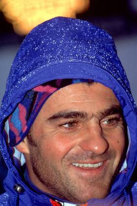 Der Italiener Alberto Tomba im Porträt Alpiner Skilauf Herren Ski, Abfahrt, Abfahrtski, Skisport, Alpin 1997 Porträt