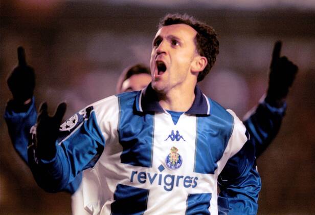 Ljubinko Drulovic ( FC Porto), Schütze des 1:0, jubelnd Fußball EC 1 Herren Champions League 1999 2000, 2. Runde, Zwischenrunde, Prag - FC Porto (Portugal) 0:2 Einzelbild Prag Freude,