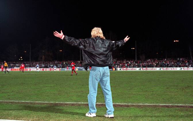 Fußball, Trainerhistorie, TeBe Berlin Trainer Winfried Schäfer (TeBe) aufgeregt am Spielfeldrand Fußball 2. BL Herren Saison 1999 2000, Tennis Borussia Berlin, Te Be, TeBe, TB - 1. FC Köln 2:0 Totale Mommsenstadion Berlin