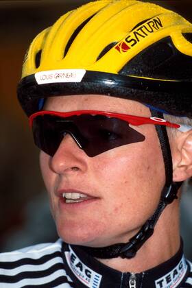 Petra Roßner (Deutschland Euregio Egrensis) mit Helm und Sonnenbrille Radsport LM Damen Deutsche Frauen-Meisterschaft 2000, DM, Landesmeisterschaft, Radrennsport, Straßenradsport, Porträt Straßenrennen Heppenheim