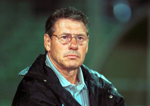 Trainer Eberhard Vogel (Magdeburg) Fußball Herren Saison 2000 2001, Oberliga Nordost Staffel Süd, 1. FC Magdeburg Porträt Rudolf-Harbig-Stadion Dresden