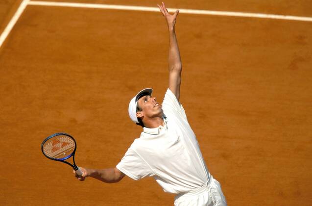 Michael Stich (Deutschland) - Aufschlag Tennis Herren French Open 1996, Grand Slam, ATP-Tour, Sand, Sandplatz, Sandplatztennis, Sandplatzturnier Einzelbild Roland Garros Paris