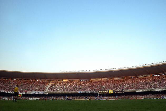 Die Mutter aller Fußballtempel: Das Maracana - Ausverkauft! Fußball Herren Serie A 2002, 1. Brasilianische Liga, FC Fluminense Estadio Mario Filho Rio de Janeiro Masse,