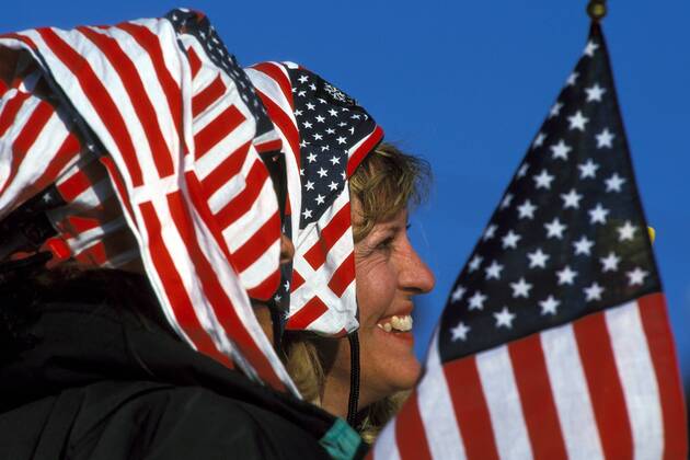 Ein Amerikanischer weiblicher Fan mit Kopftuch Fußball WM Herren Weltmeisterschaft 1994, Länderspiel, Nationalmannschaft, Nationalteam, Einzelbild Pasadena