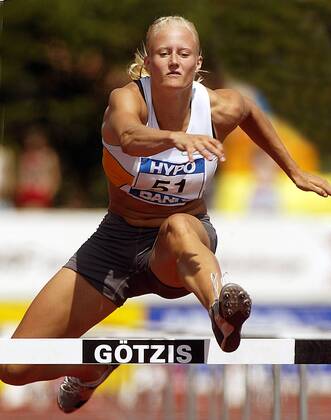 Carolina Klüft (Schweden) - Hürdenlauf Leichtathletik Damen Internationales Mehrkampfmeeting 2003, Mehrkampf-Meeting, Siebenkampf Einzelbild Götzis Dynamik,