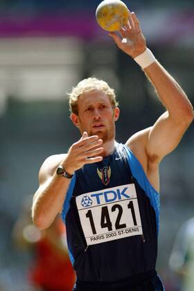 Tom Pappas (USA) konzentriert Leichtathletik WM Herren Weltmeisterschaft 2003, Nationaltrikot, Einzelbild Paris Konzentration,