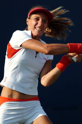 Anca Barna (Deutschland) - beidhändige Vorhand Tennis Damen US Open 2003, Grand Slam, WTA-Tour, Vdig Einzelbild Flushing Meadow, Meadows New York Dynamik,