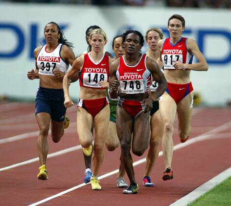 800m v.li.: Kelly Holmes (Großbritannien), Diane Cummins (Kanada), Maria Mutola (Mosambik), Gesell (Deutschland) und Natalya Khrushchelyova (Rußland) Leichtathletik WM Damen Weltmeisterschaft 2003, Nationaltrikot, Gruppe Paris Dynamik,