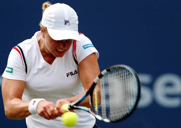Kim Clijsters (Belgien) - beidhändige Rückhand Tennis Damen US-Open 2003, WTA-Tour, Grand Slam, Vdig Einzelbild Flushing Meadows, Meadow New York Dynamik,