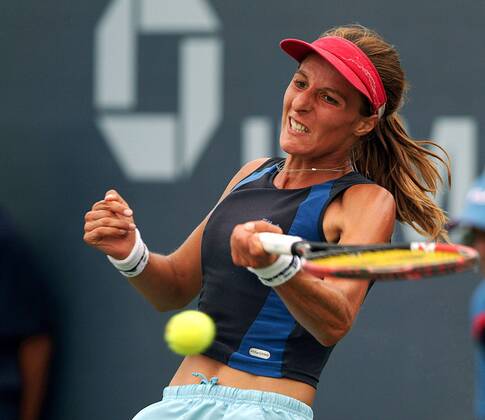 Anca Barna (Deutschland) - Vorhand Tennis Damen US-Open 2003, WTA-Tour, Grand-Slam, Vdig Einzelbild Flushing Meadows, Meadow New York Dynamik,