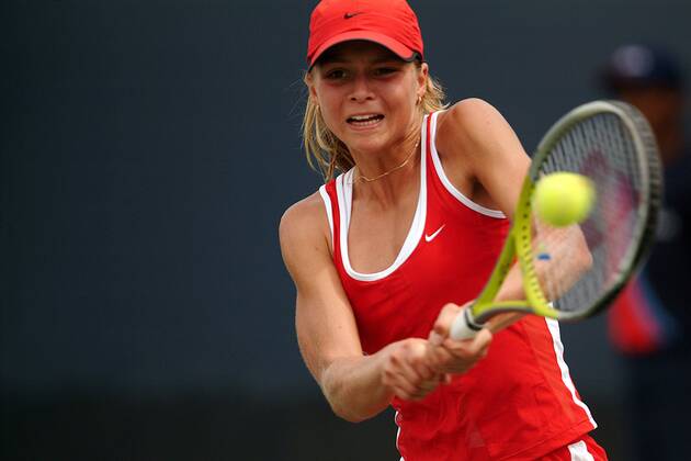 Maria Kirilenko (Rußland) - beidhändige Rückhand Tennis Damen US-Open 2003, WTA-Tour, Grand-Slam, Vdig Einzelbild Flushing Meadows, Meadow New York Dynamik,