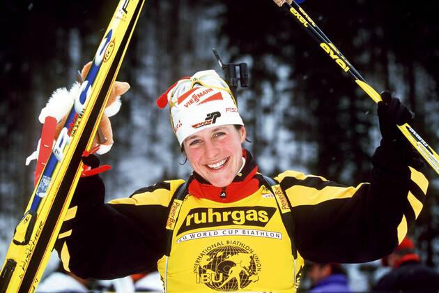 Uschi Disl (Deutschland) jubelt Biathlon Damen Weltcup 1998 1999, Welt-Cup, Worldcup, World, WC Einzelbild Ruhpolding Freude,