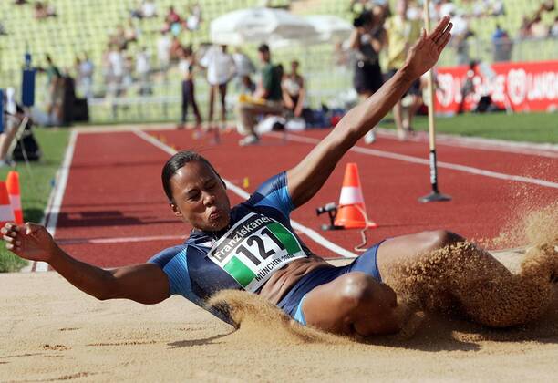 Marion Jones (USA) - Landung Leichtathletik Damen Team Challenge 2004, Nationaltrikot, Länderkampf Einzelbild München